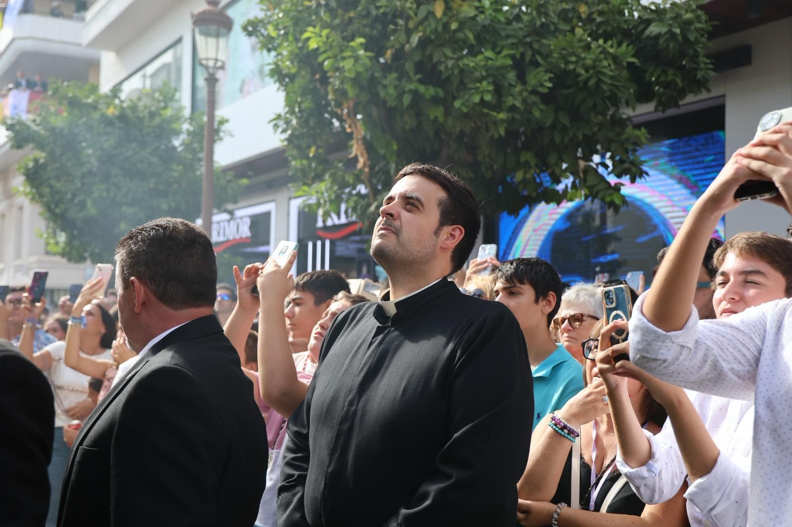 Imágenes de la salida del Virgen de la Amargura desde la Iglesia de la Concepción en la Magna Mariana de Huelva