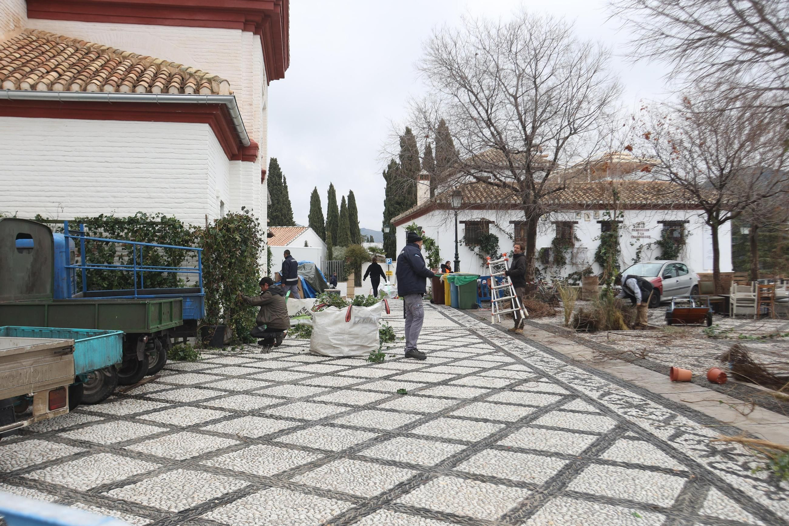 Así se está preparando el Albaicín para el rodaje de 'The Walking Dead': las imágenes