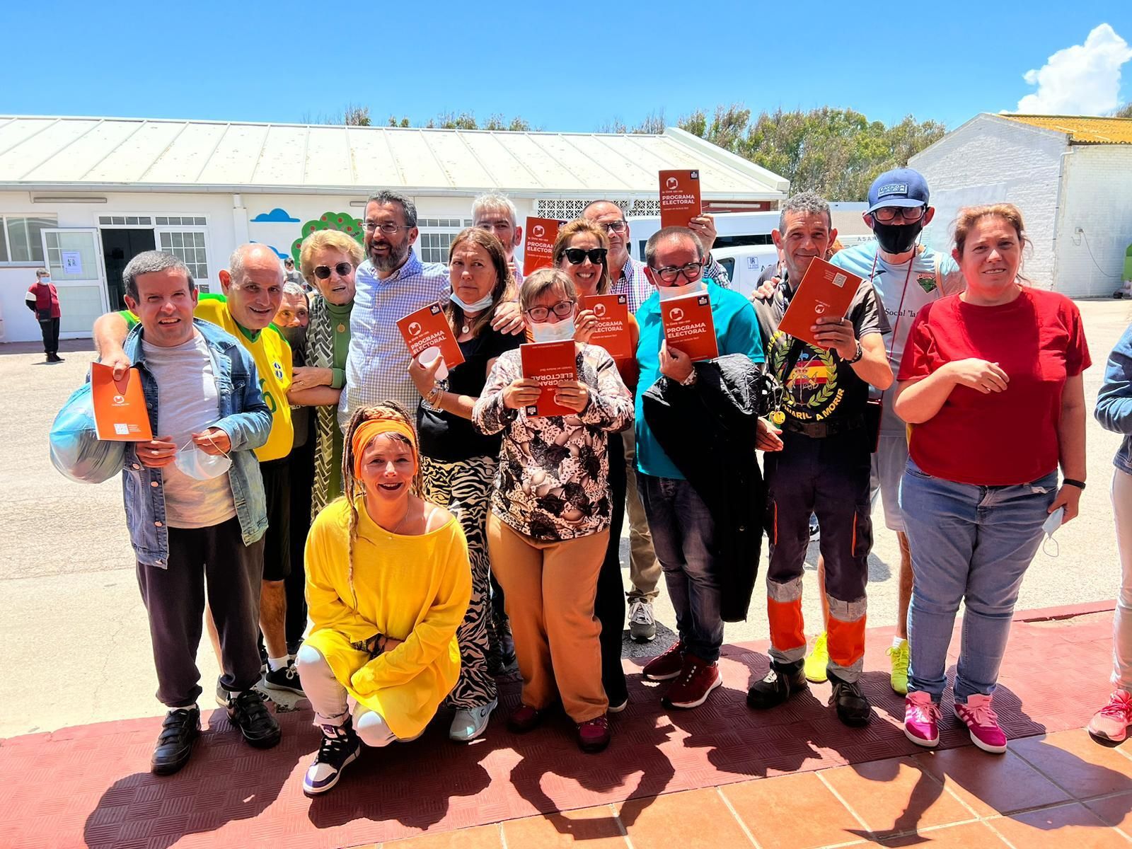 La presentación del programa adaptado de La Línea 100x100, en Asansull.