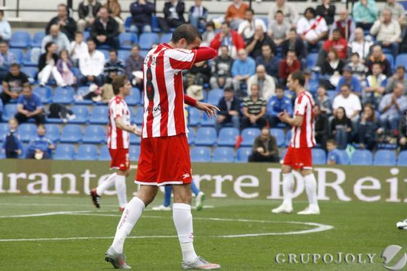El Almería se lleva un punto del Rico Pérez y se mantiene en la pelea por las plazas de promoción. 

Foto: Rafael Gonzalez