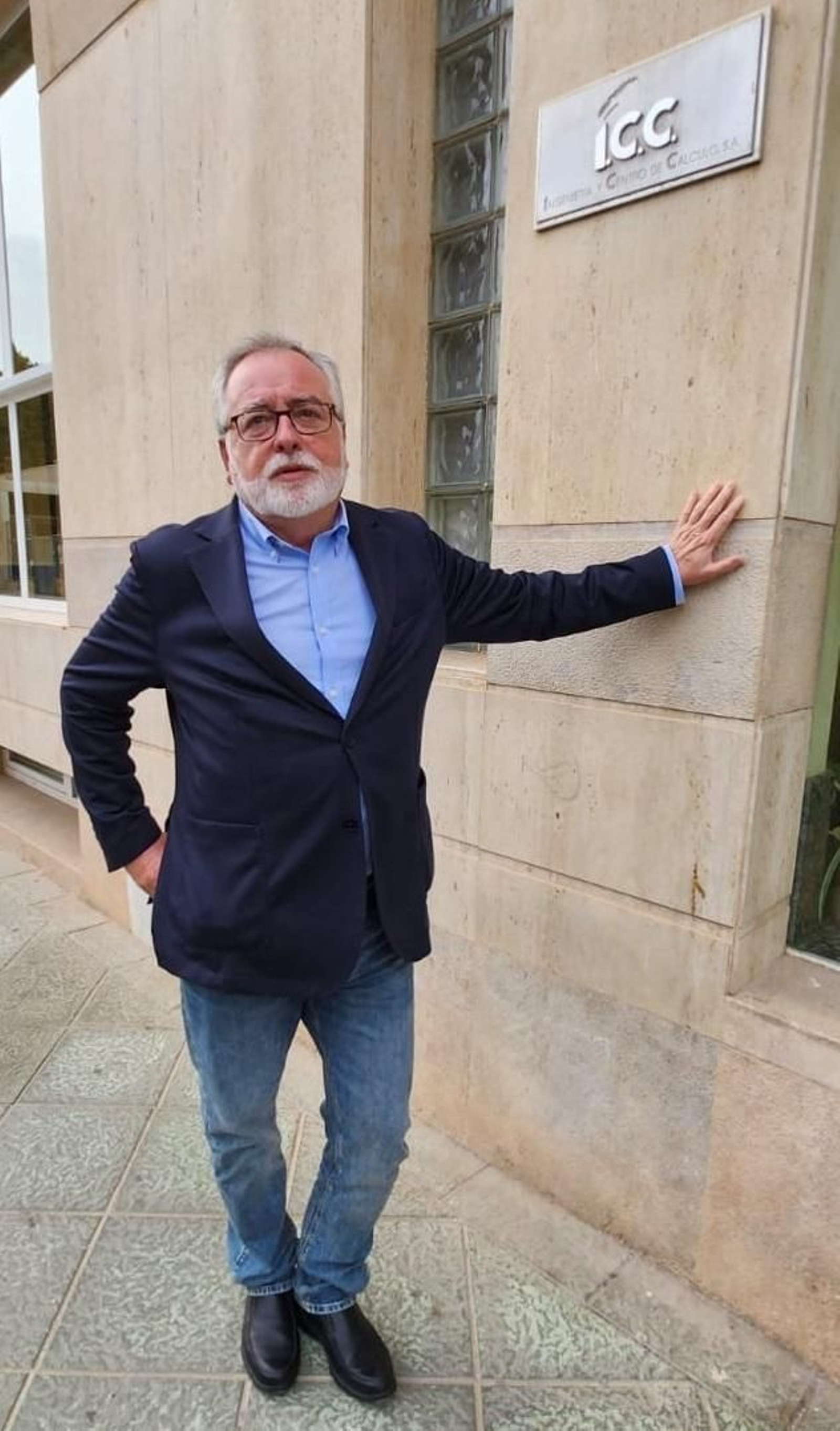 López, en la sede del centro.