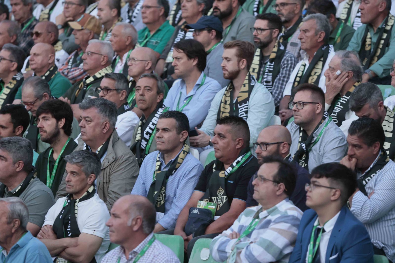 Búscate en el acto Siempre Verdiblancos