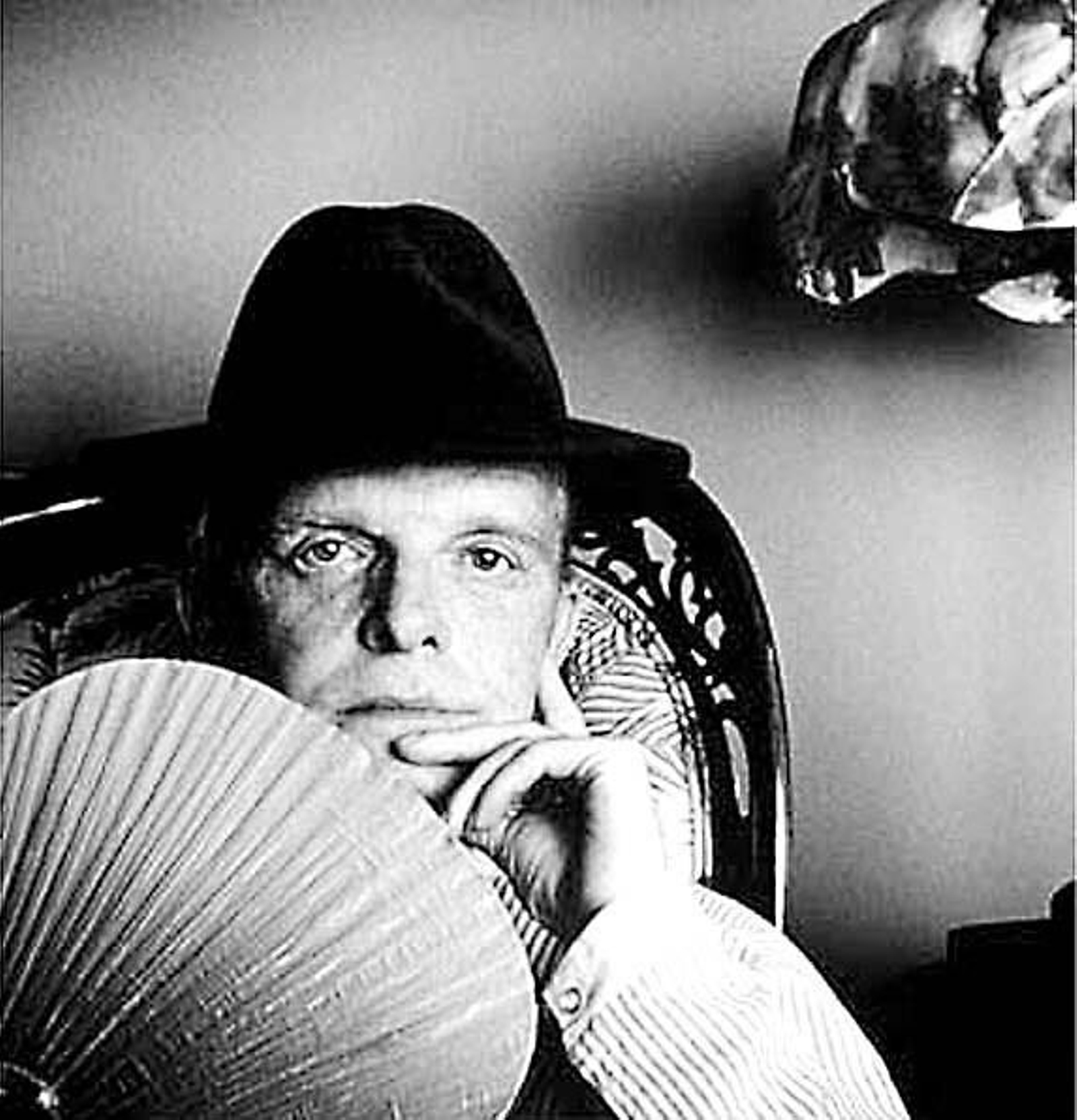 Truman Capote ya 'padeció' los trenes de Granada en 1950: "como si peones ancianos tiraran de la locomotora, salimos arrastrándonos de Granada"