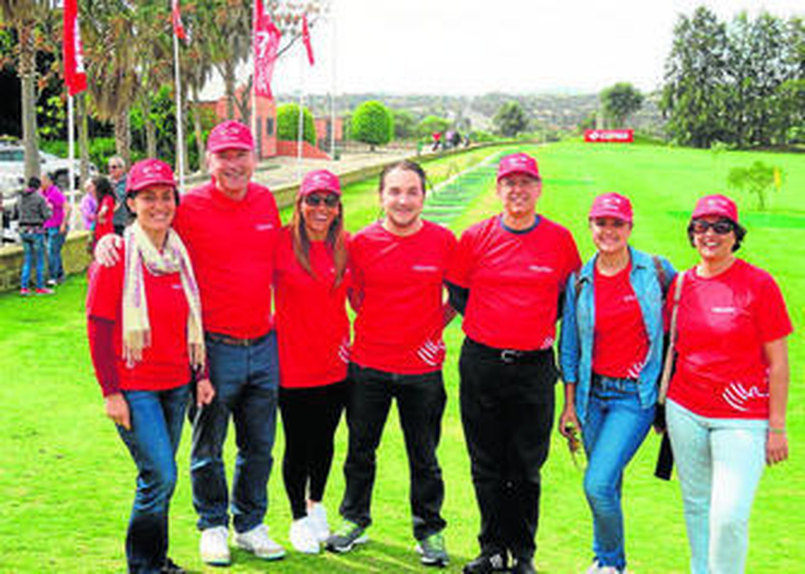 Imagen de voluntarios de a compañía en San Roque.