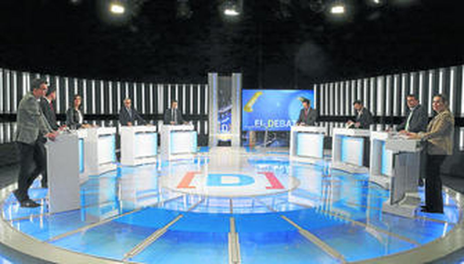 La disposición de los comparecientes al debate a nueve ofrecido anoche en 'prime time' por La 1 y Canal 24 Horas.
