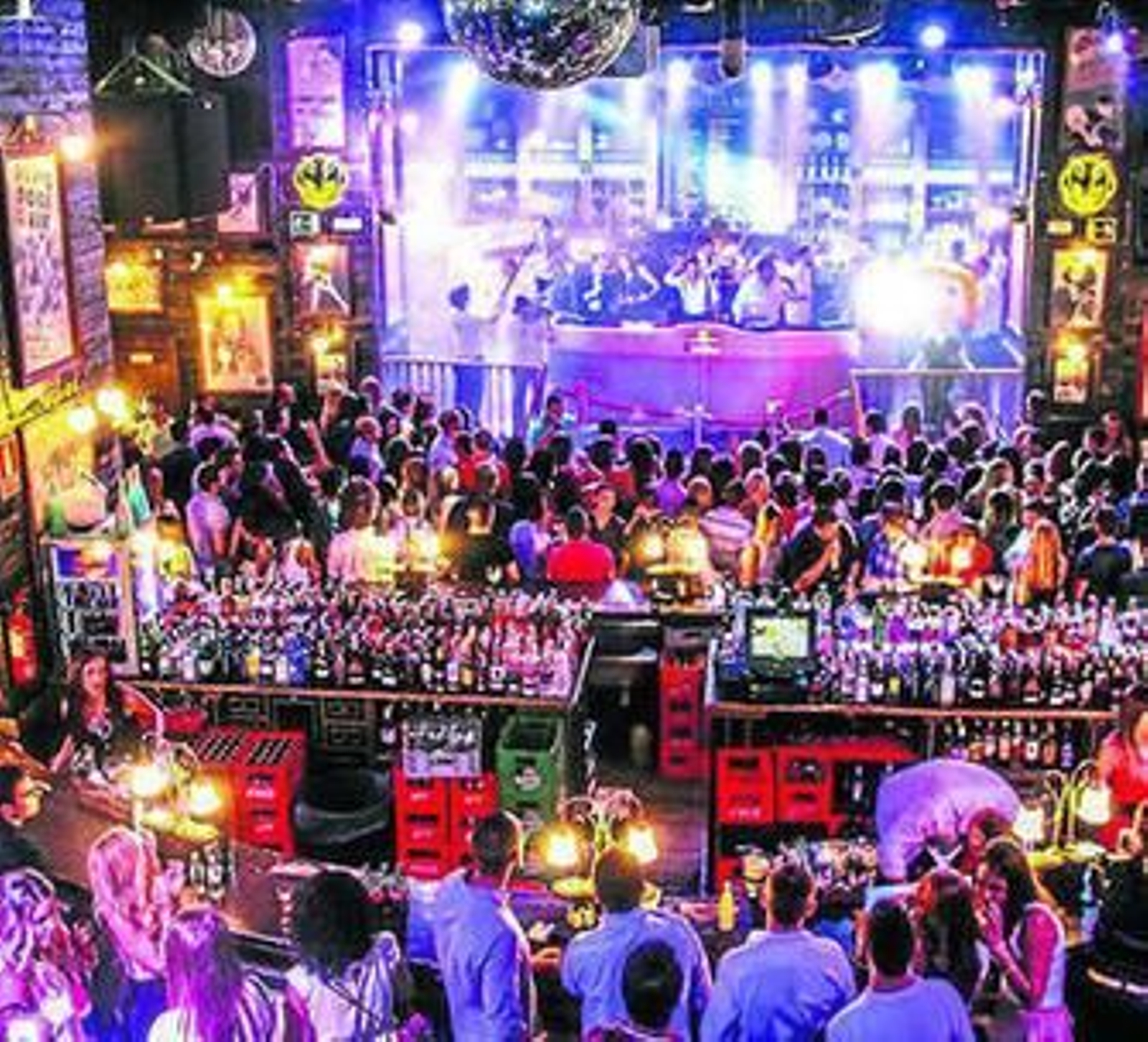 Durante la noche del sábado se repartirá 'merchandising' del programa en la discoteca Mae West.