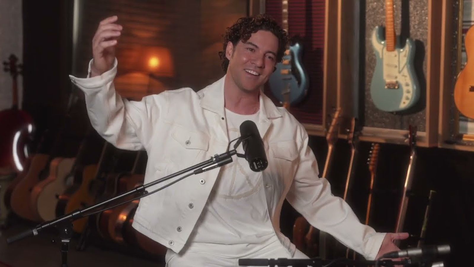 Himno de Andalucía 🤍💚 | David Bisbal (Guitarra y Voz)