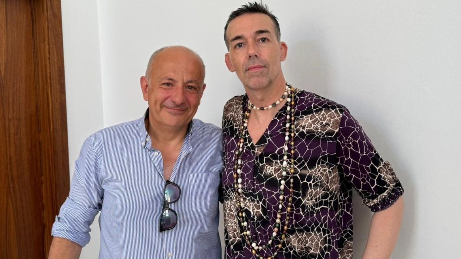 El concejal David Calleja, con el hermano mayor de La Borriquita, Mario Prieto