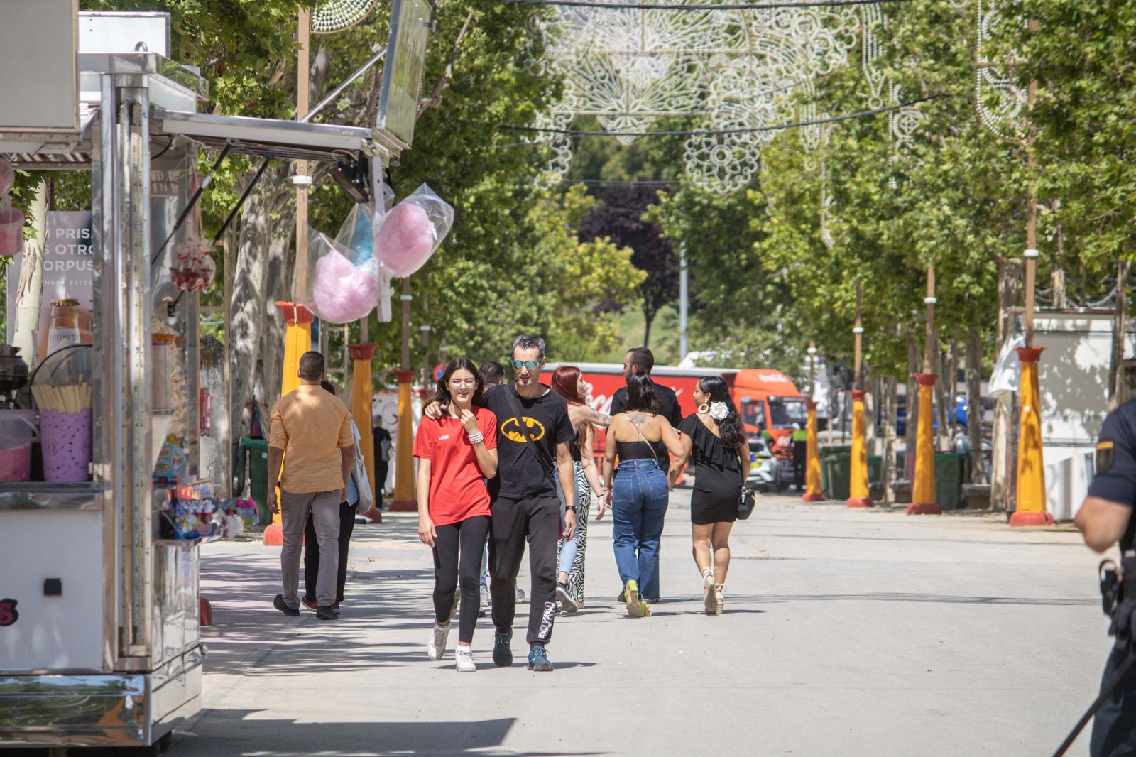 Ambiente en Granada durante este lunes de Corpus, en imágenes