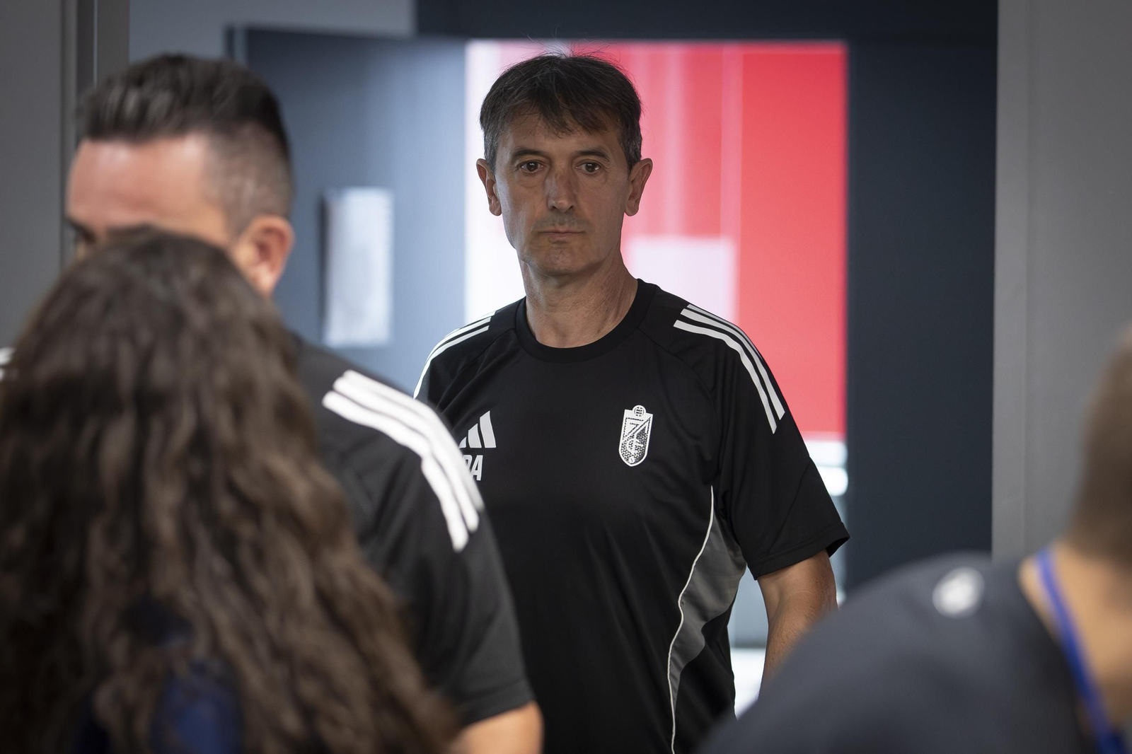 Pacheta antes de entrar a una rueda de prensa.