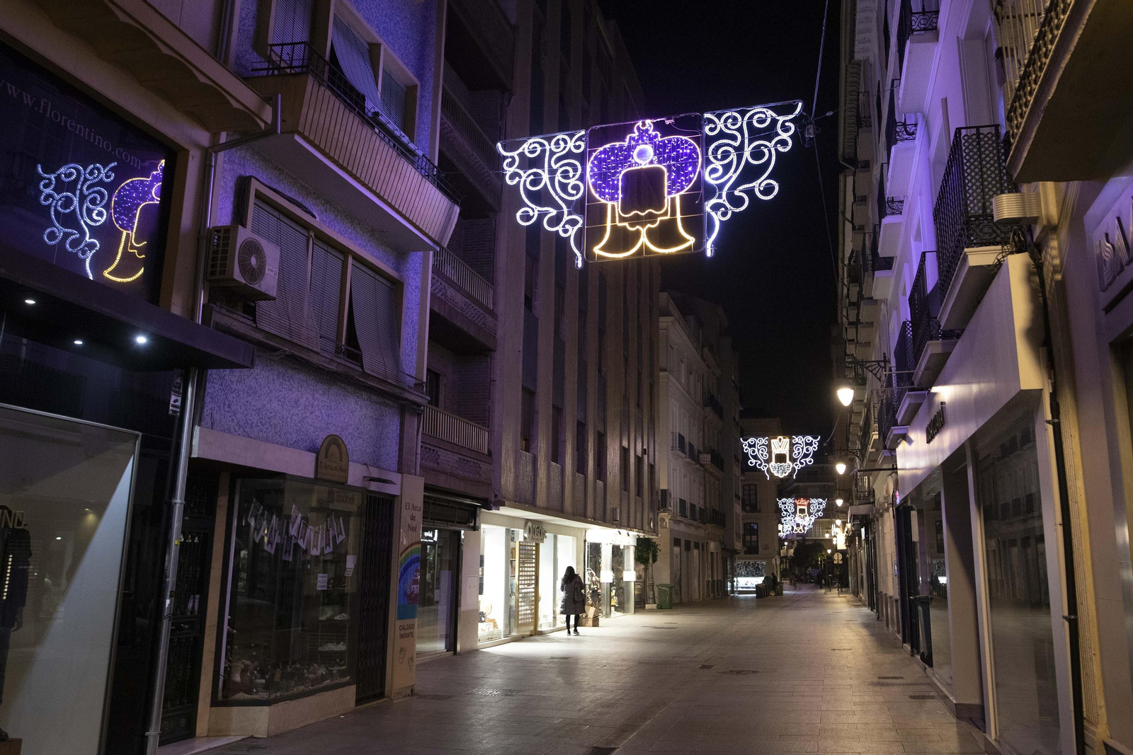 Granada enciende su Navidad: así lucen las calles