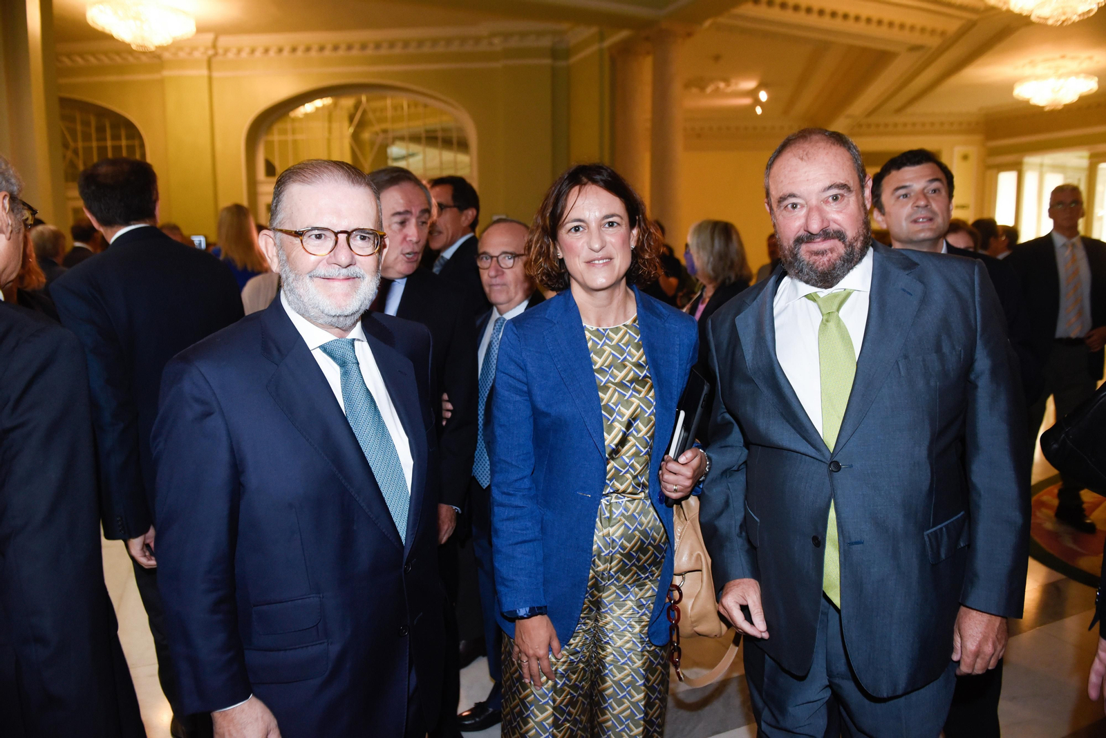 Los invitados al Foro Joly con Juanma Moreno en Madrid, en imágenes