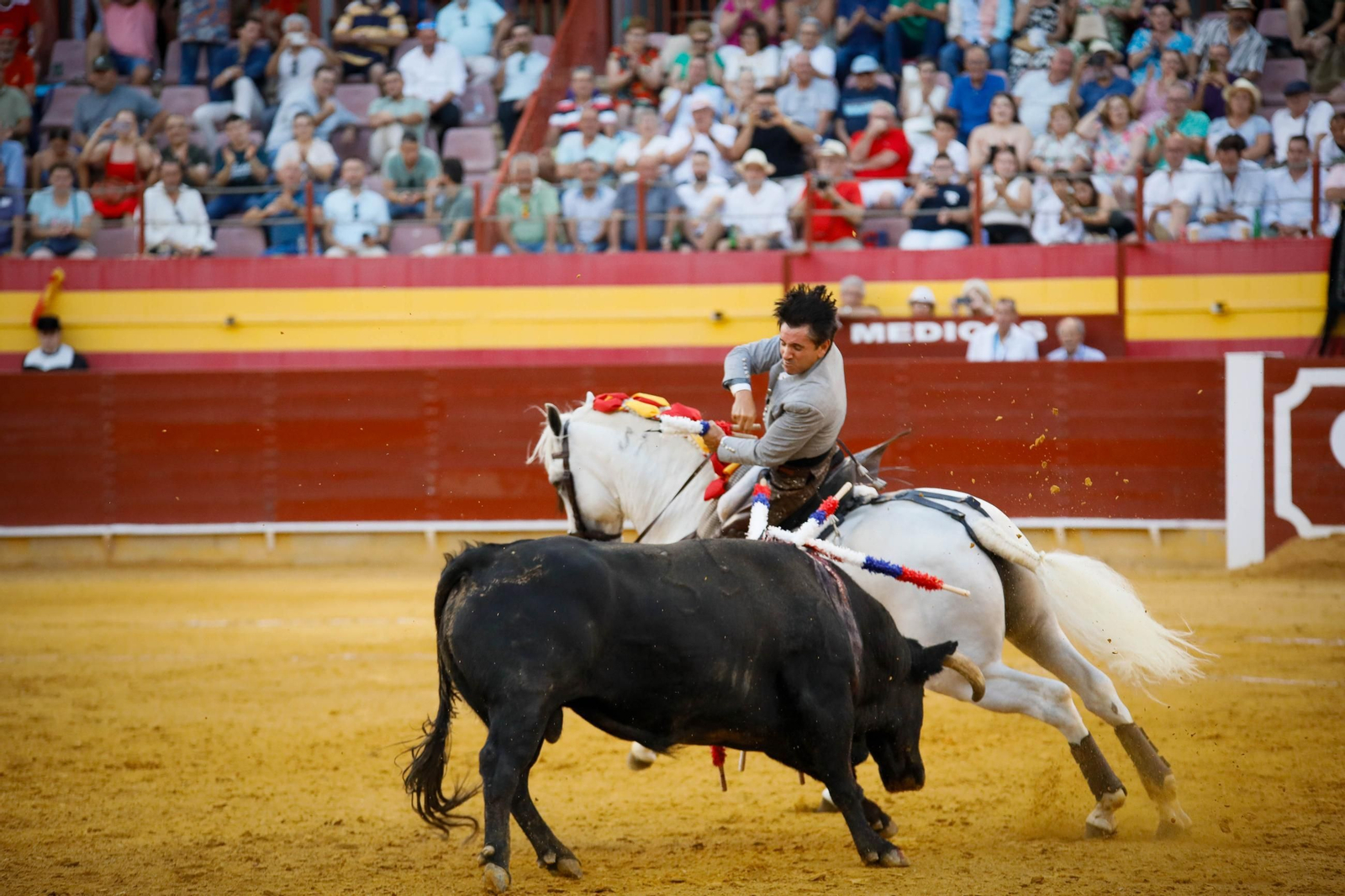 Imágenes de la corrida de toros en Roquetas de Mar