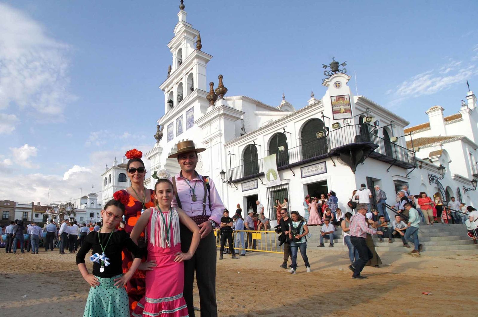 Imágenes de la llegada de la Hermandad del Rocío de Huelva a la aldea