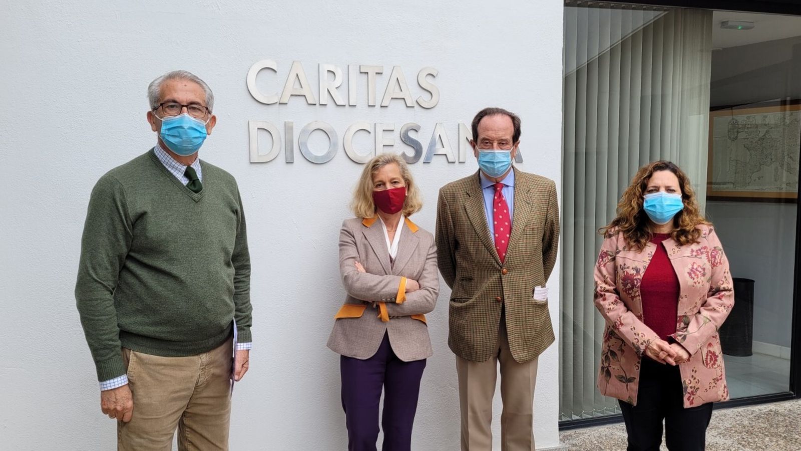 Juan Pérez, director de Cáritas Diocesana, Adela González, gerente de la Fundación de Odontología, Antonio Castaño Séiquer, presidente de la Fundación y Mila Díaz, coordinadora general de Cáritas Diocesana.