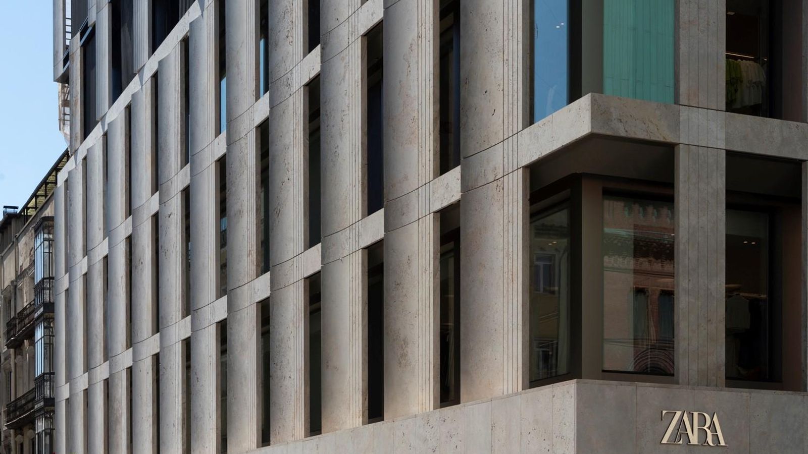 Fachada de El Corte Inglés de Valladolid.