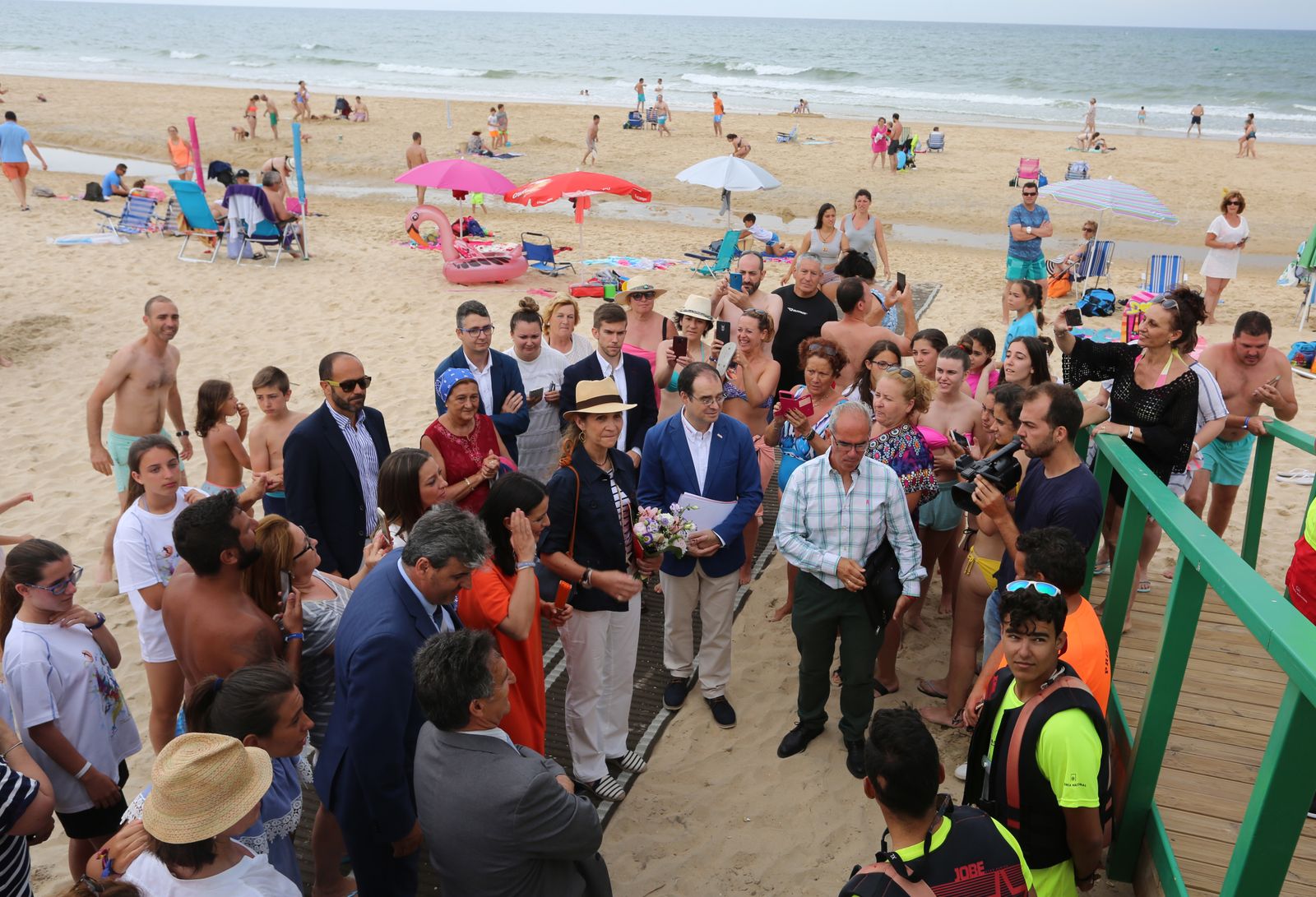 La Infanta Doña Elena asiste a varios talleres de prevención de la fundación Mapfre, en imágenes