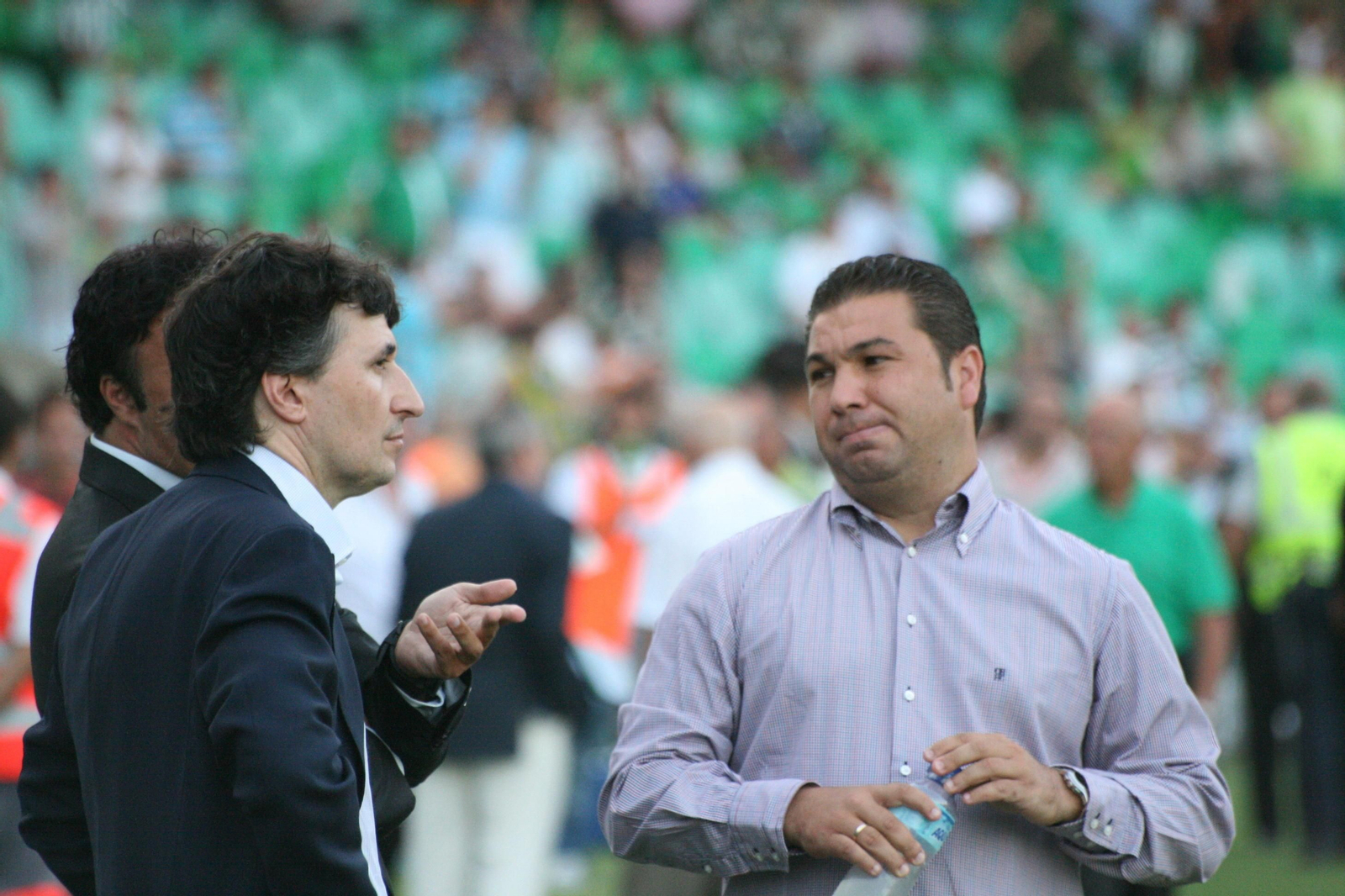 Gino Pozzo, Juan Carlos Cordero y Quique Pina durante un partido del Granada CF.