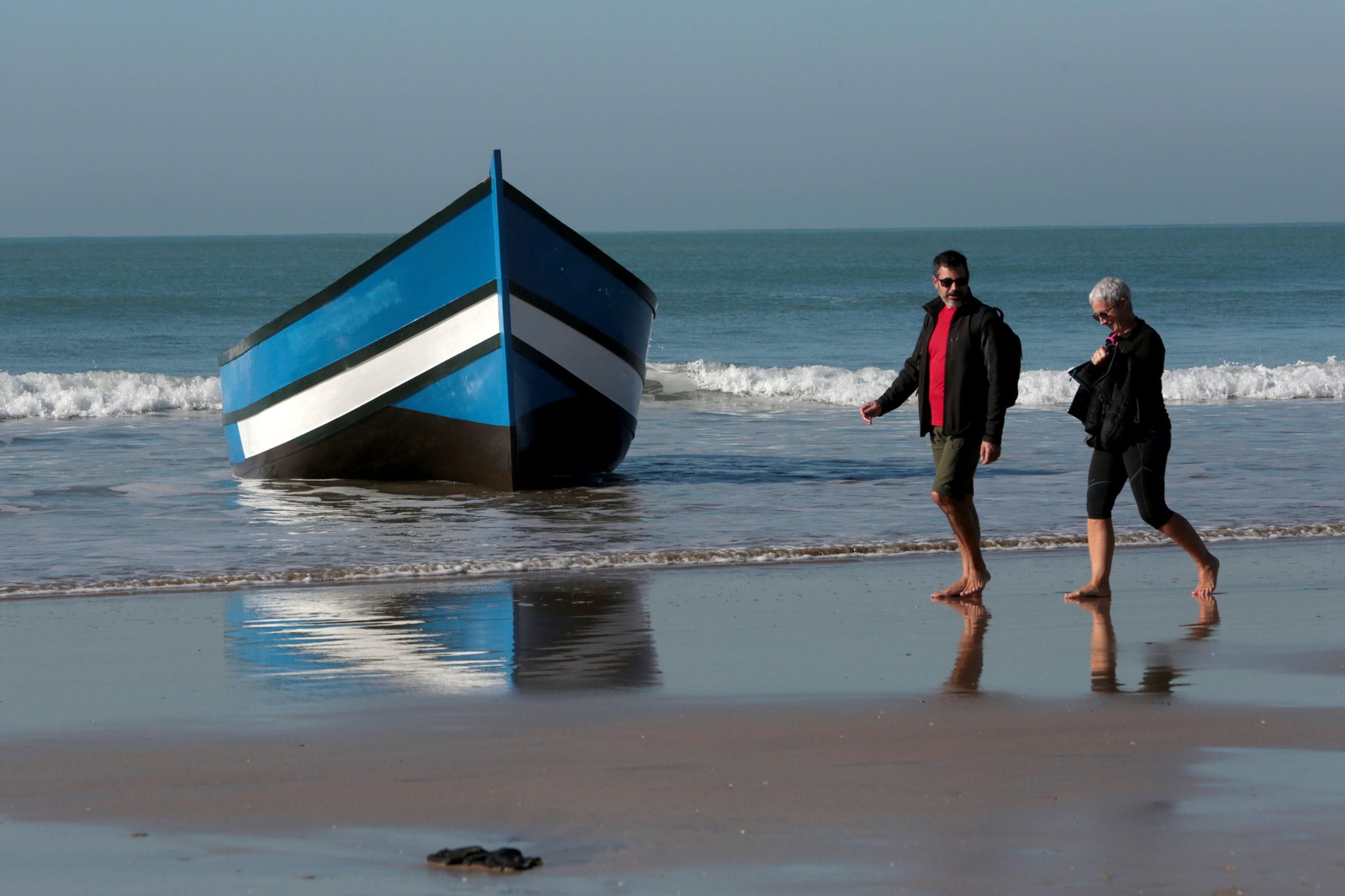 Imagen de la patera que llegó a Santa María del Mar el pasado mes de diciembre.