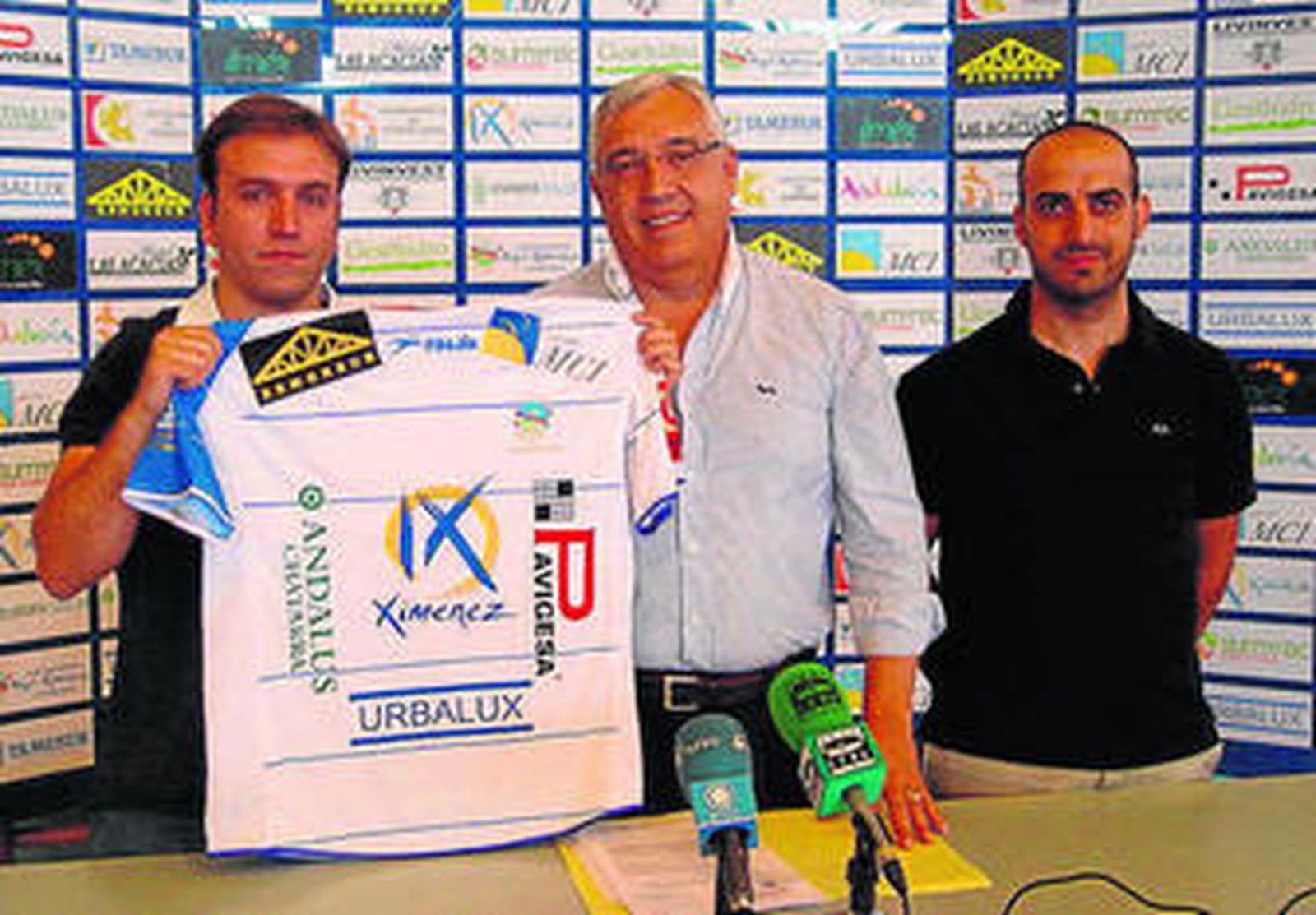 Javier Elvira, Mariano Jiménez y Ángel Pablo Garrido, ayer.