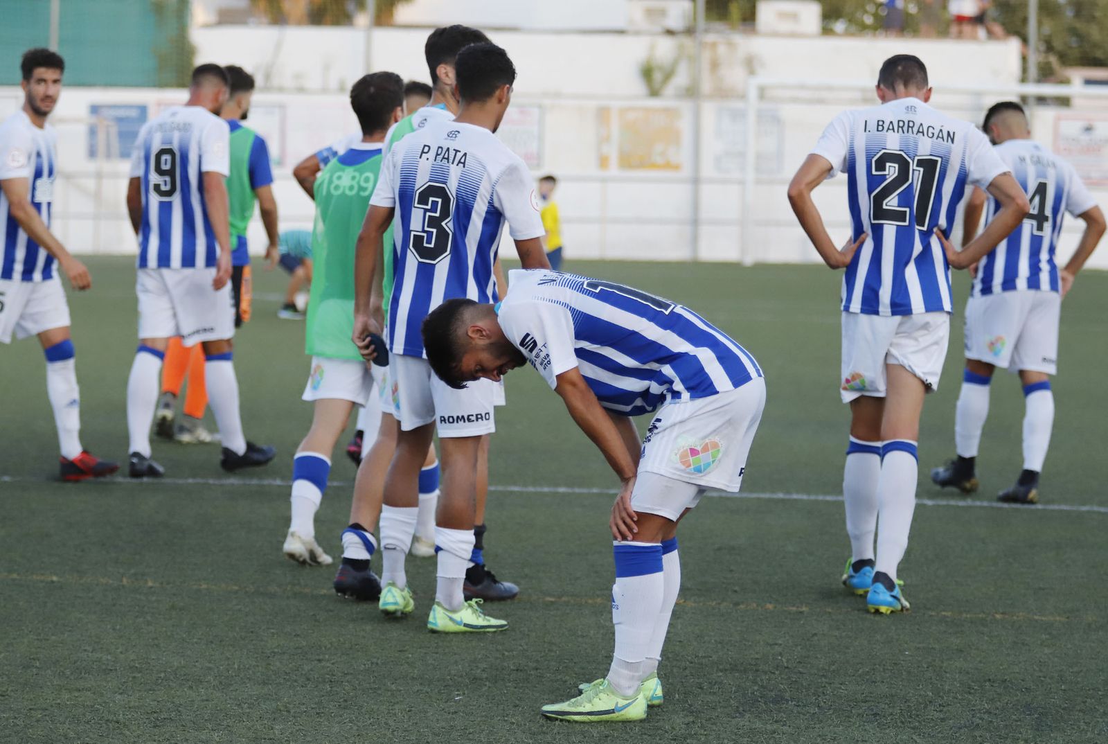 Imágenes del encuentro entre el Conil y el Recreativo de Huelva
