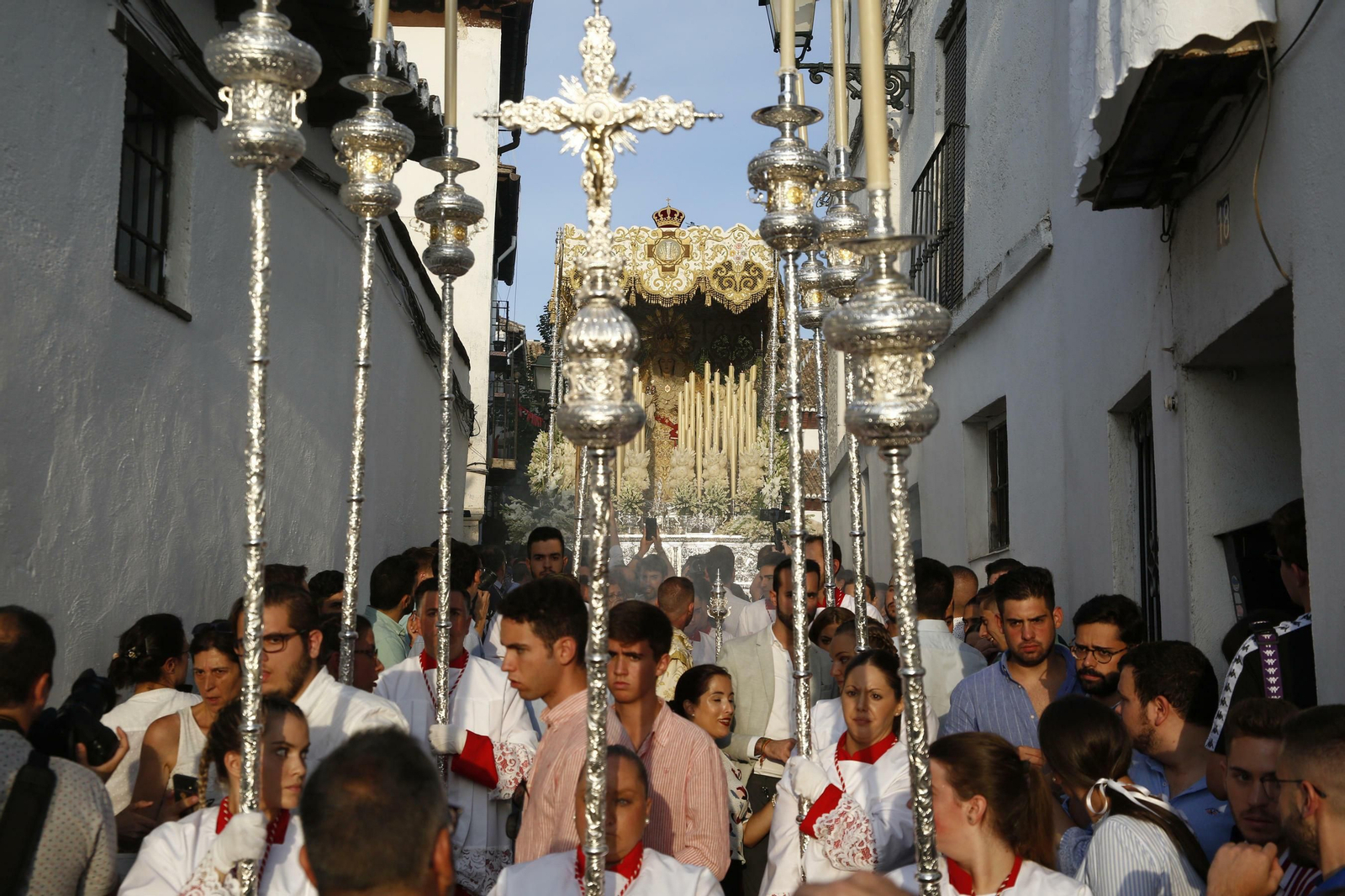 La Aurora recorre el Albaicín en su 75 aniversario