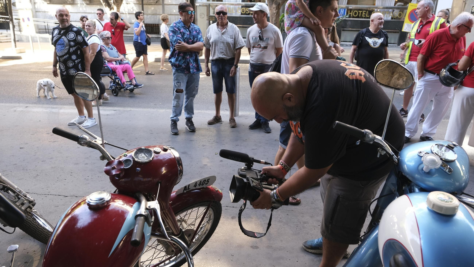 Exposición de Motos Antiguas de la Feria de Almería, en imágenes