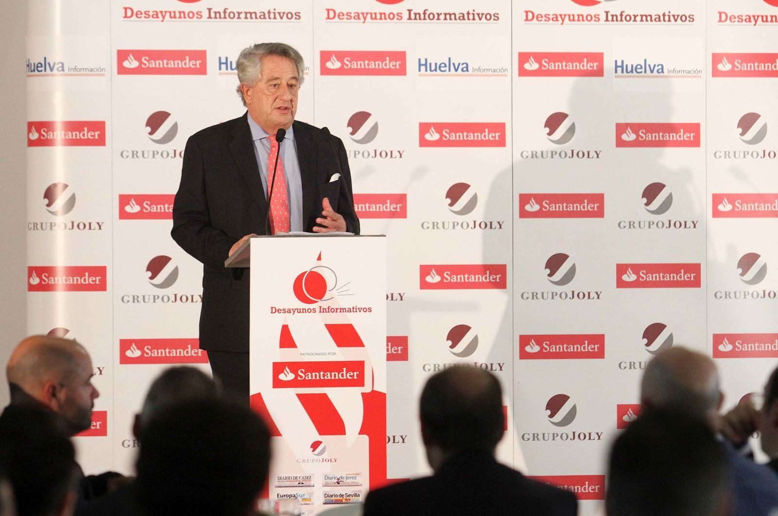 Imágenes del Desayuno Informativo del Grupo Joly con Javier Targhetta