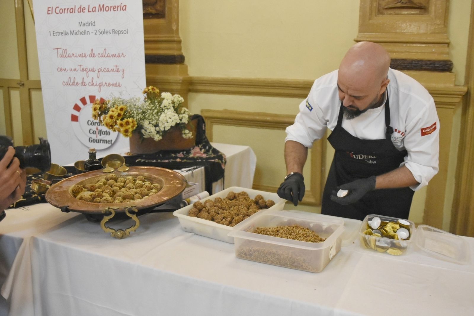 Chef participante en el Cooking Show Oficial.