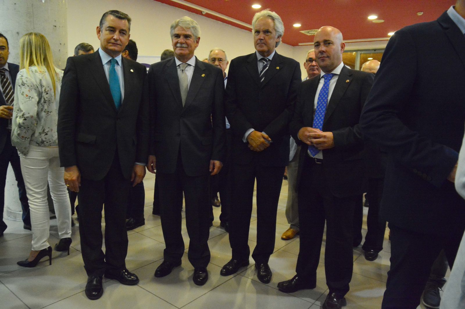 Las imágenes del ministro Alfonso Dastis en el Foro Joly