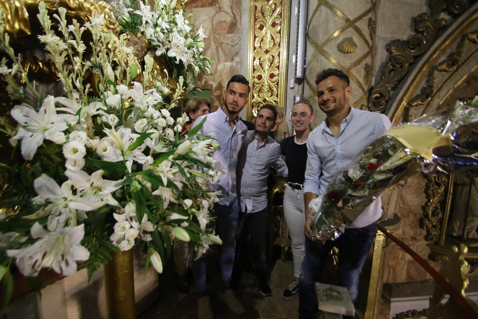 Fotogalería de la ofrenda floral de la UDA a la Virgen del Mar