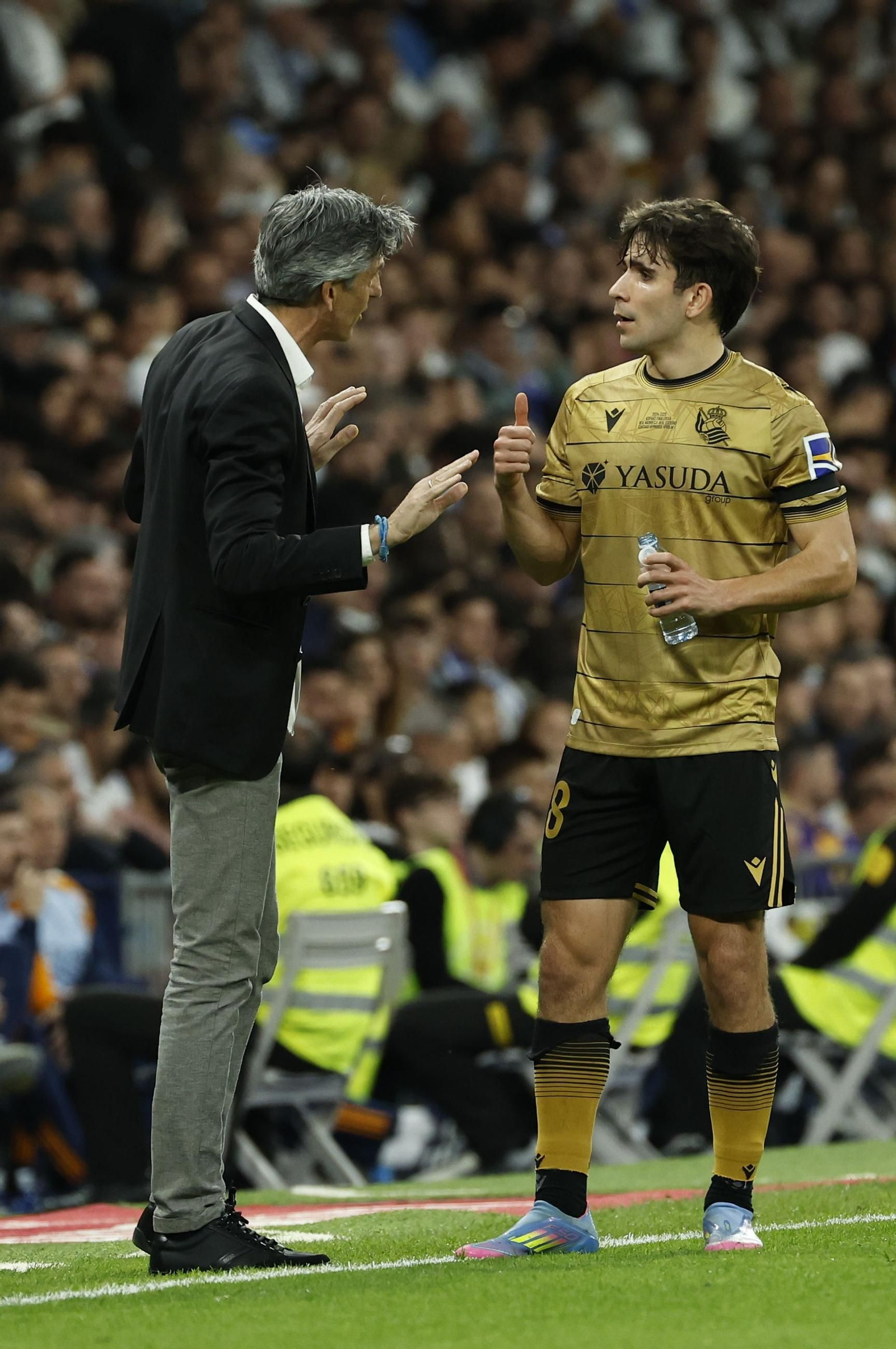 Las fotos del Real Madrid - Real Sociedad camino del Estadio de la Cartuja