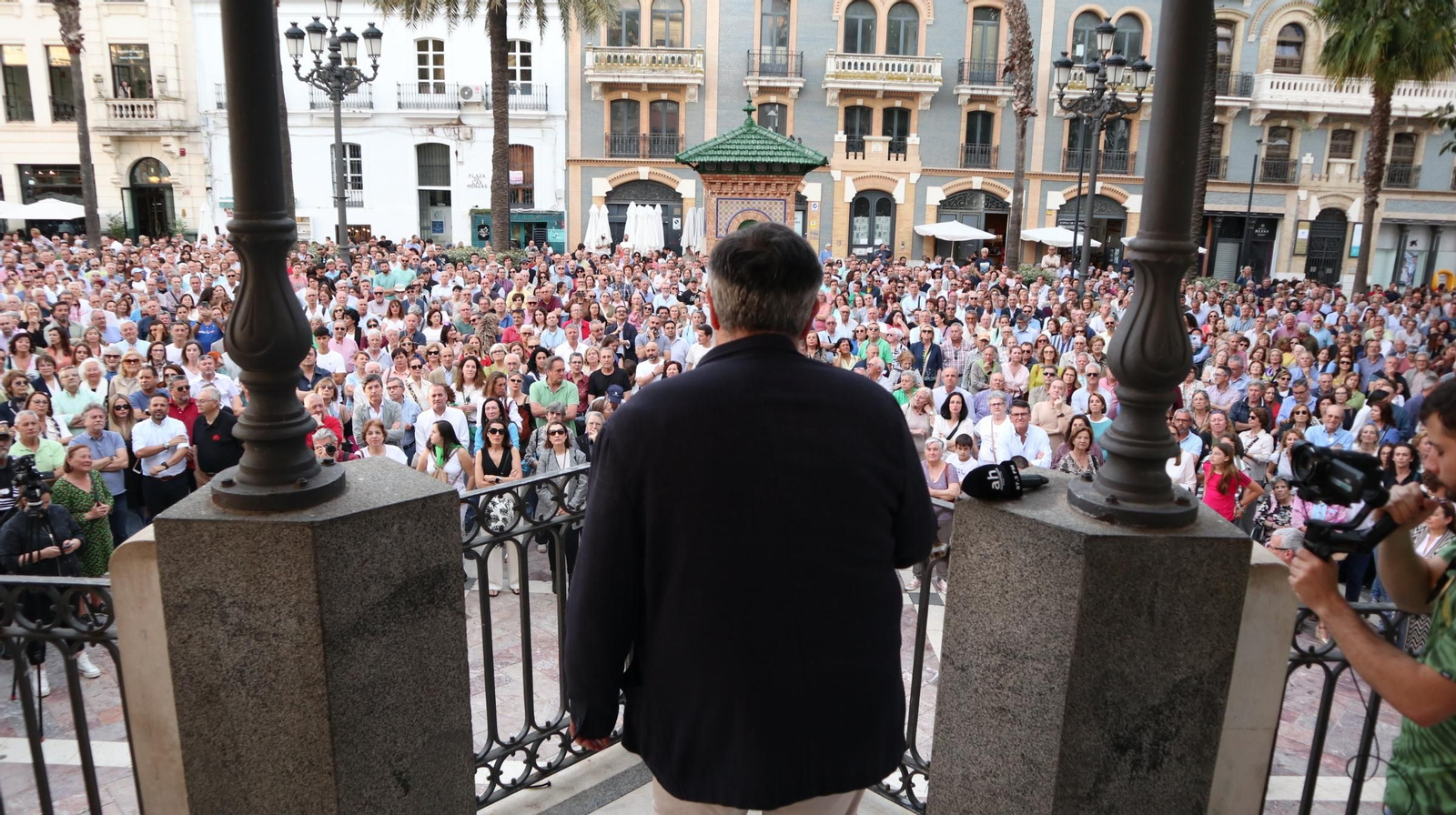 Imágenes de la concentración por las infraestructuras para Huelva