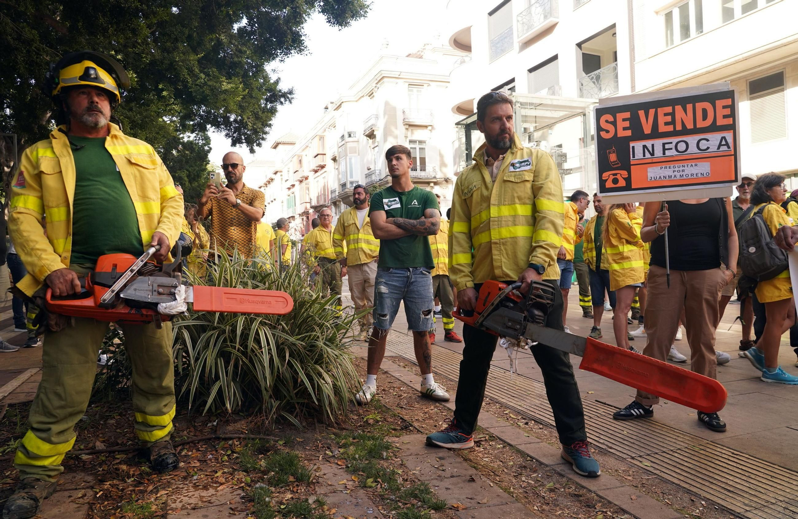 Protestas de los bomberos del Infoca en la capital malagueña.