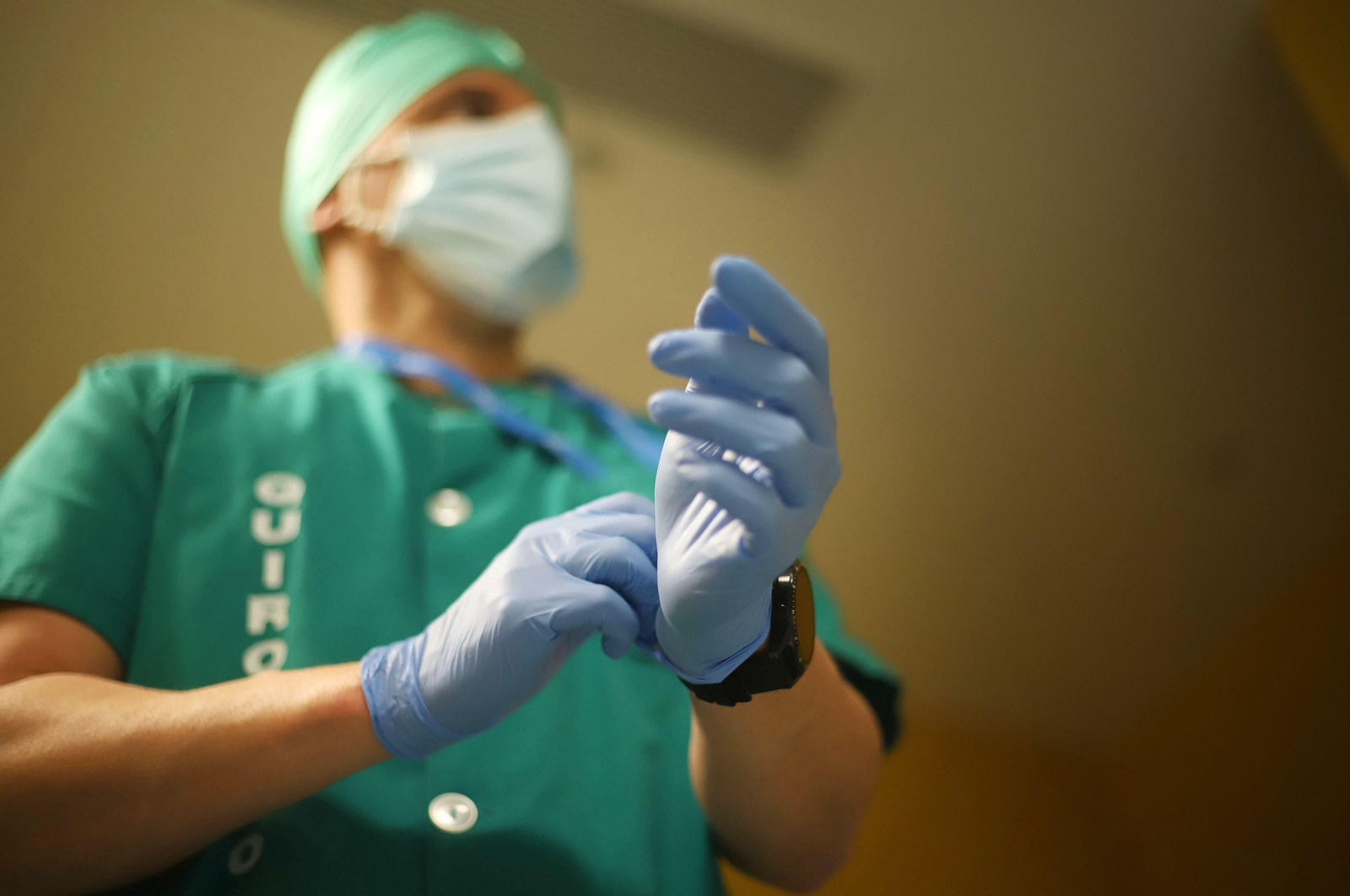 Imagen de archivo de un profesional sanitario en Huelva.