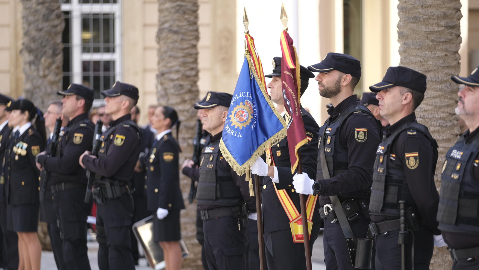 Imágenes del acto del 200 aniversario de la Policía Nacional, en Almería