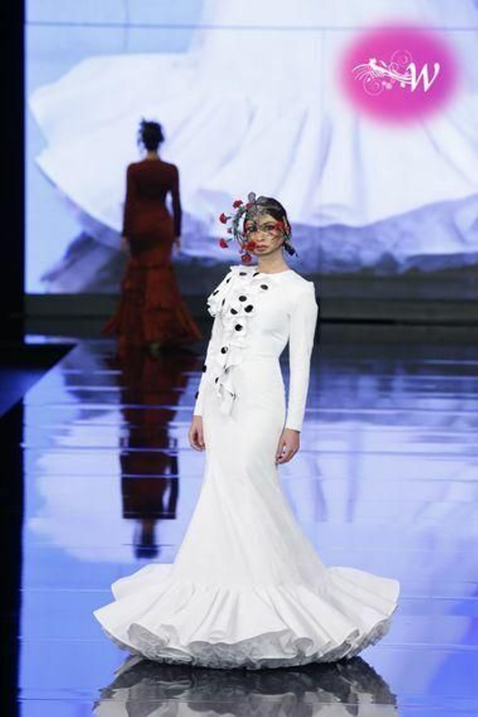 Así ha sido el desfile de Gil Ortiz en SIMOF 2020, todas las fotos de su colección de flamenca