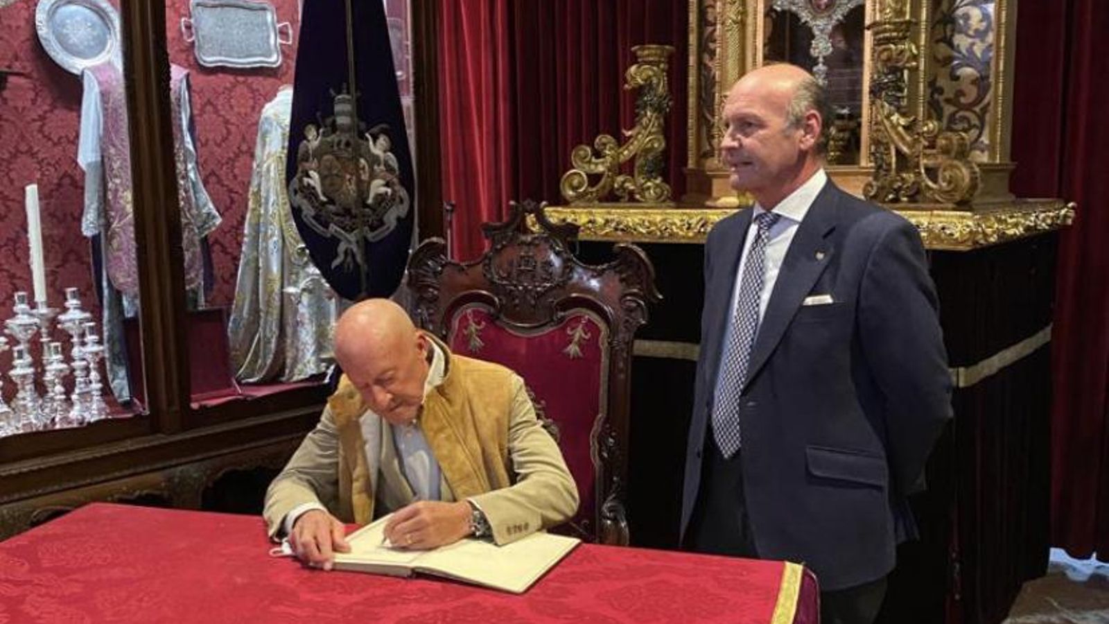 Norman Foster, en su visita a la Basílica del Gran Poder hace un año