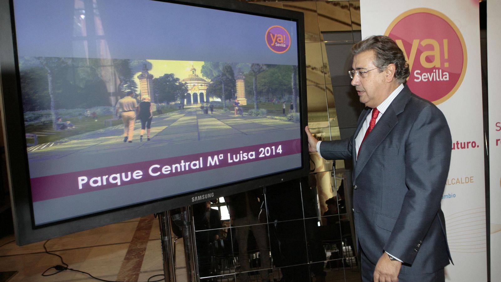 Zoido presentando el proyecto de Parque Central.