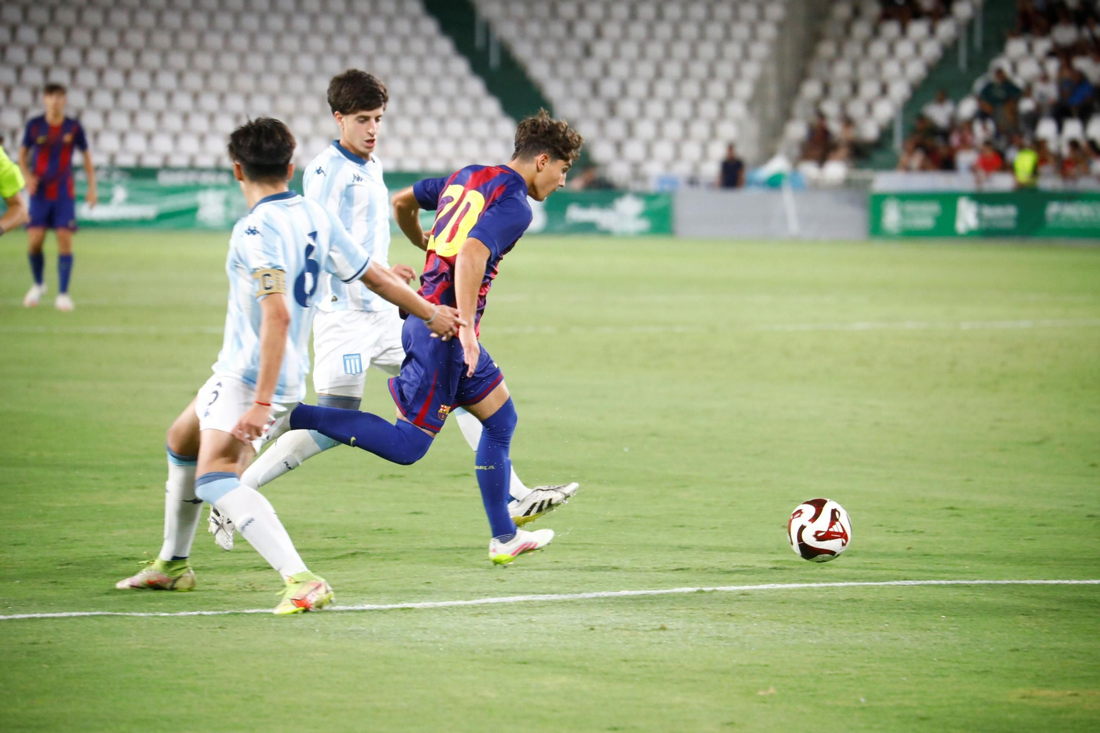 Las mejores fotos del Barcelona - Racing Club de la final del Mundial de Clubes juvenil en El Arcángel