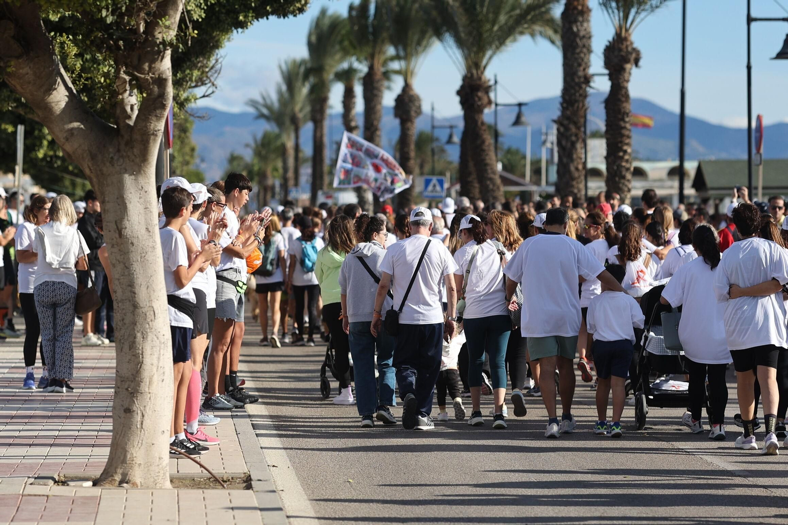 Las fotos de la Carrera Solidaria No Más Suicidios en Torremolinos