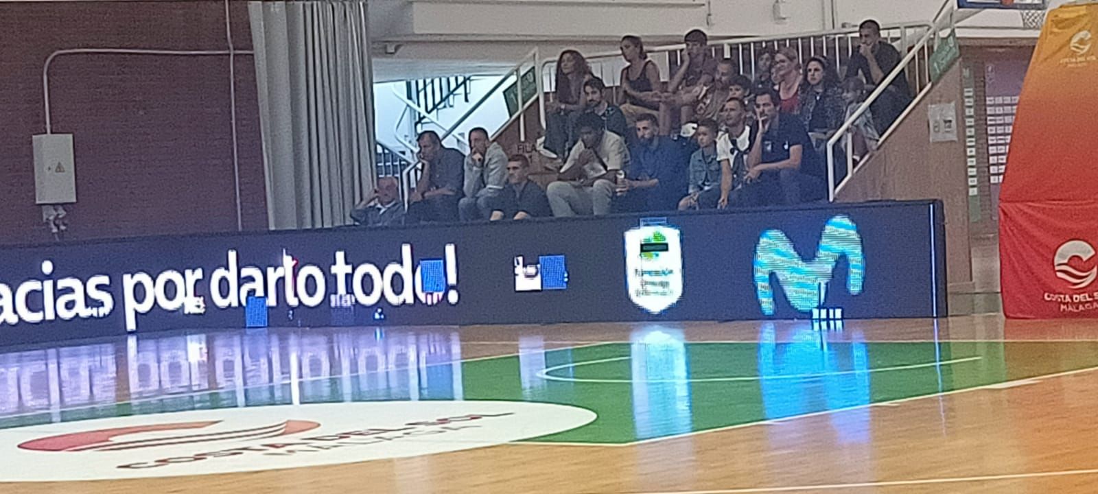 Ibon Navarro presencia el gran debut del Unicaja Andalucía en Tercera FEB