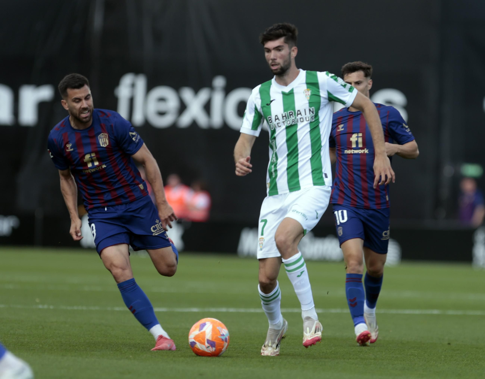 Las mejores fotos del Eldense - Córdoba CF en el Nuevo Pepico Amat