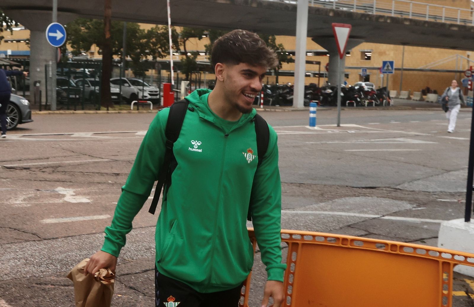 Las fotos de la salida del Betis para Chipre