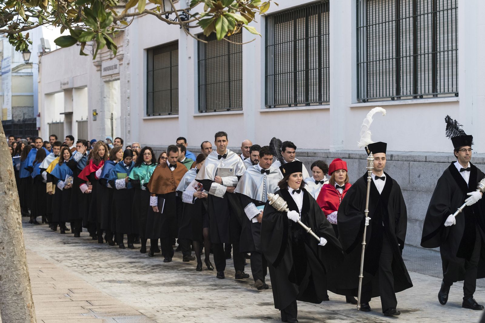 Imágenes del acto de investidura de nuevos doctores de la UCA y entrega de Premios Extraordinarios de Doctorado