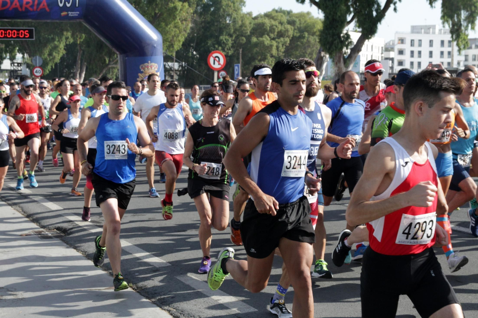 Imágenes de la Carrera Solidaria Ruta 091 organizada por la Policía Nacional