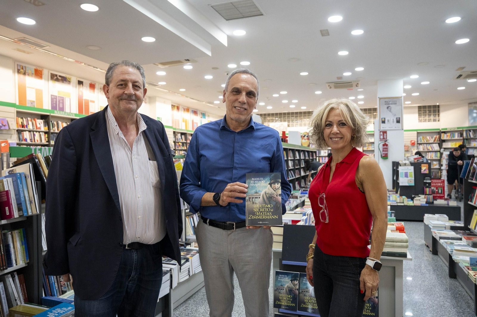 La presentación en Almería de la novela escrita por Manuel Hurtado, en imágenes