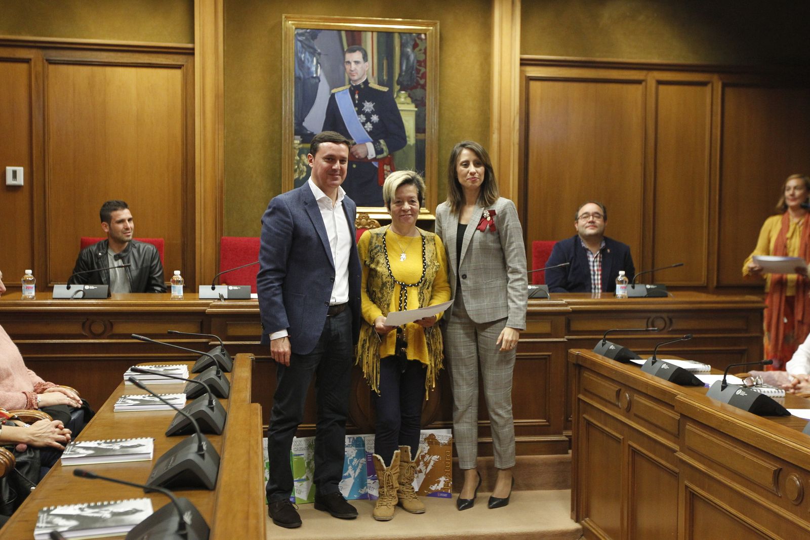 Fotogalería entrega acreditaciones Talleres Carmen de Burgos. Diputación de Almería