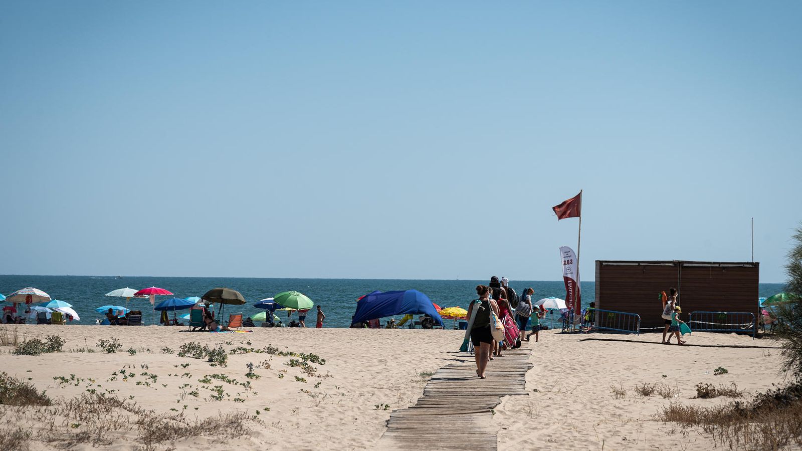 Accesos a la playa onubense de El Espigón.