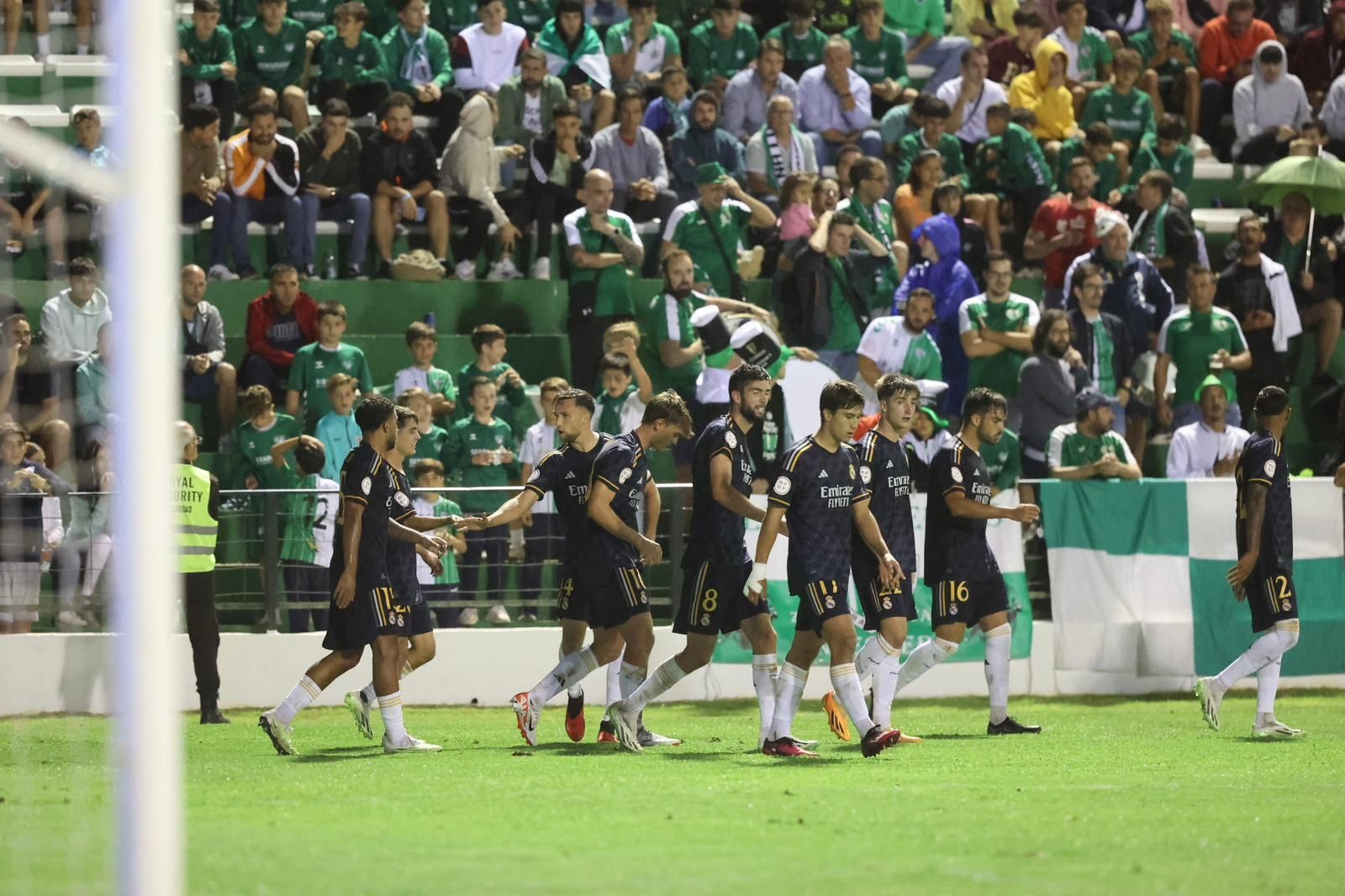 El Real Madrid celebra el segundo gol.